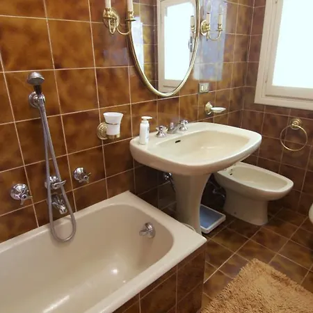 Guest house La Di Leonardo Vinci